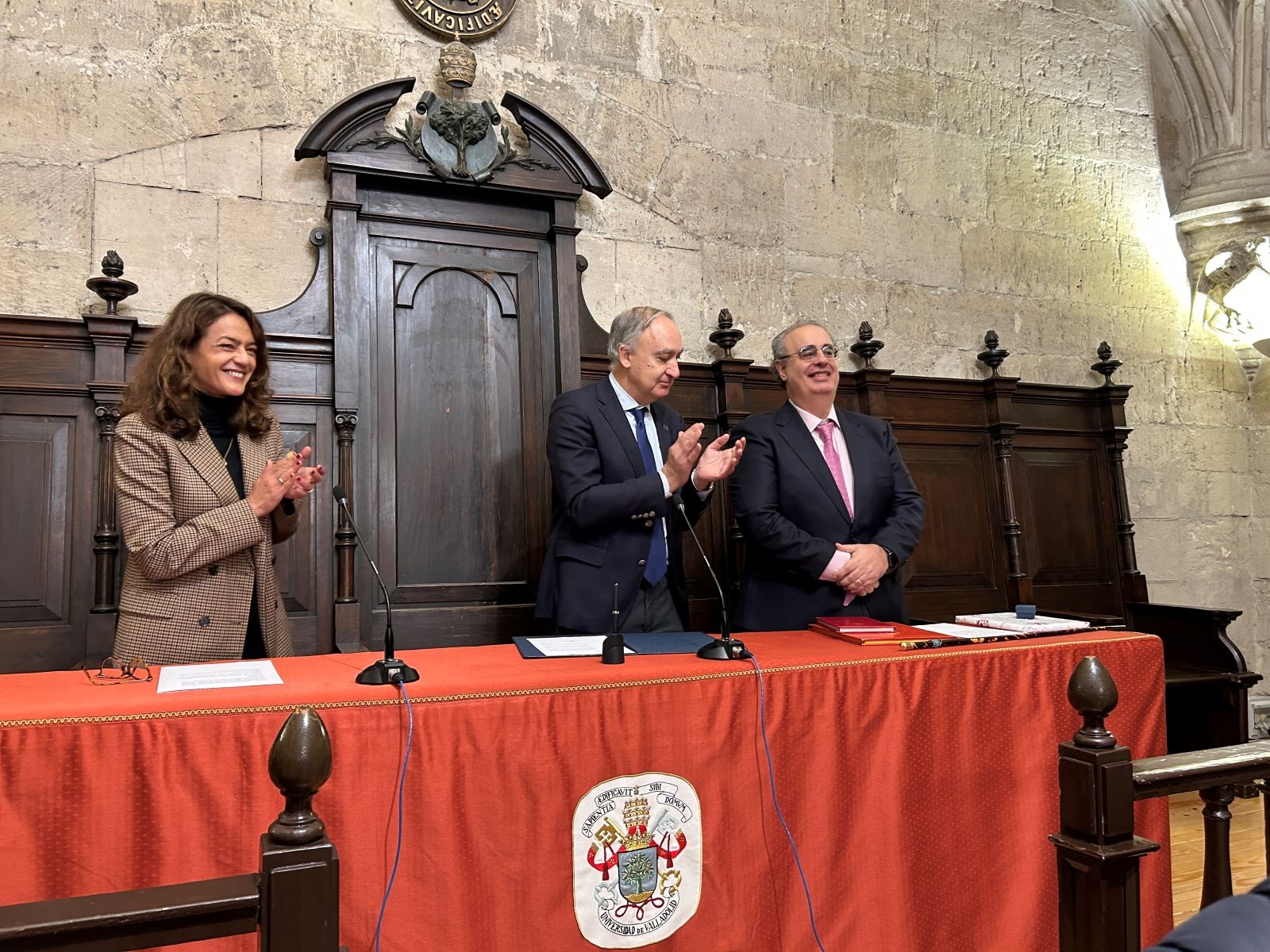 Salvador Insúa toma posesión como decano de la nueva Facultad de Comercio y Relaciones Laborales de la UVa